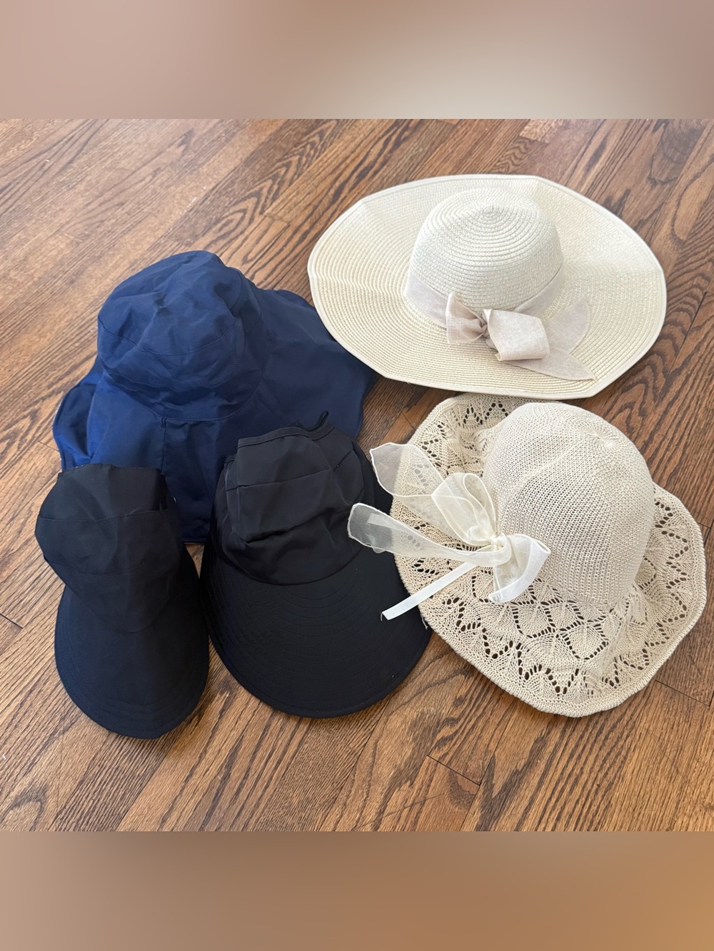 Women's Hat Bundle Like New